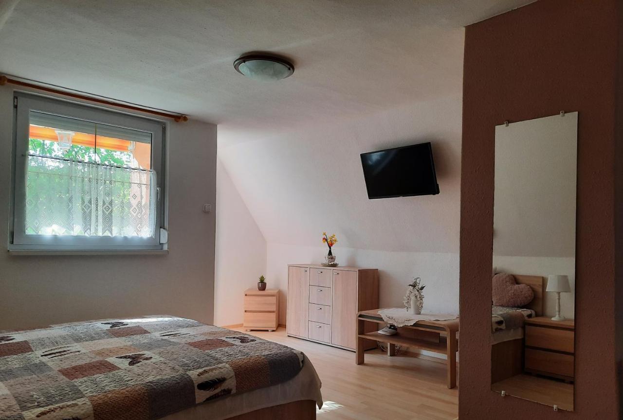 Dora Apartmanhaz Залакарош Екстер'єр фото