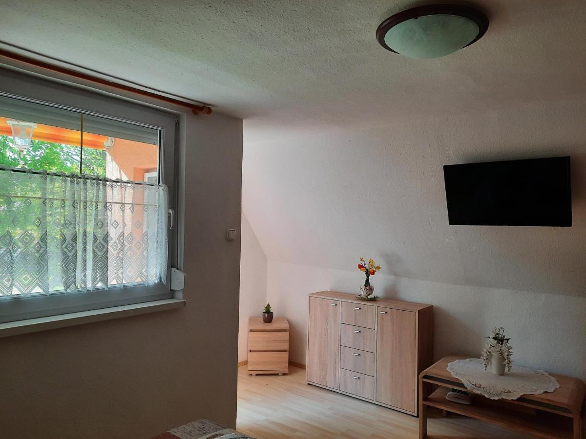 Dora Apartmanhaz Залакарош Екстер'єр фото